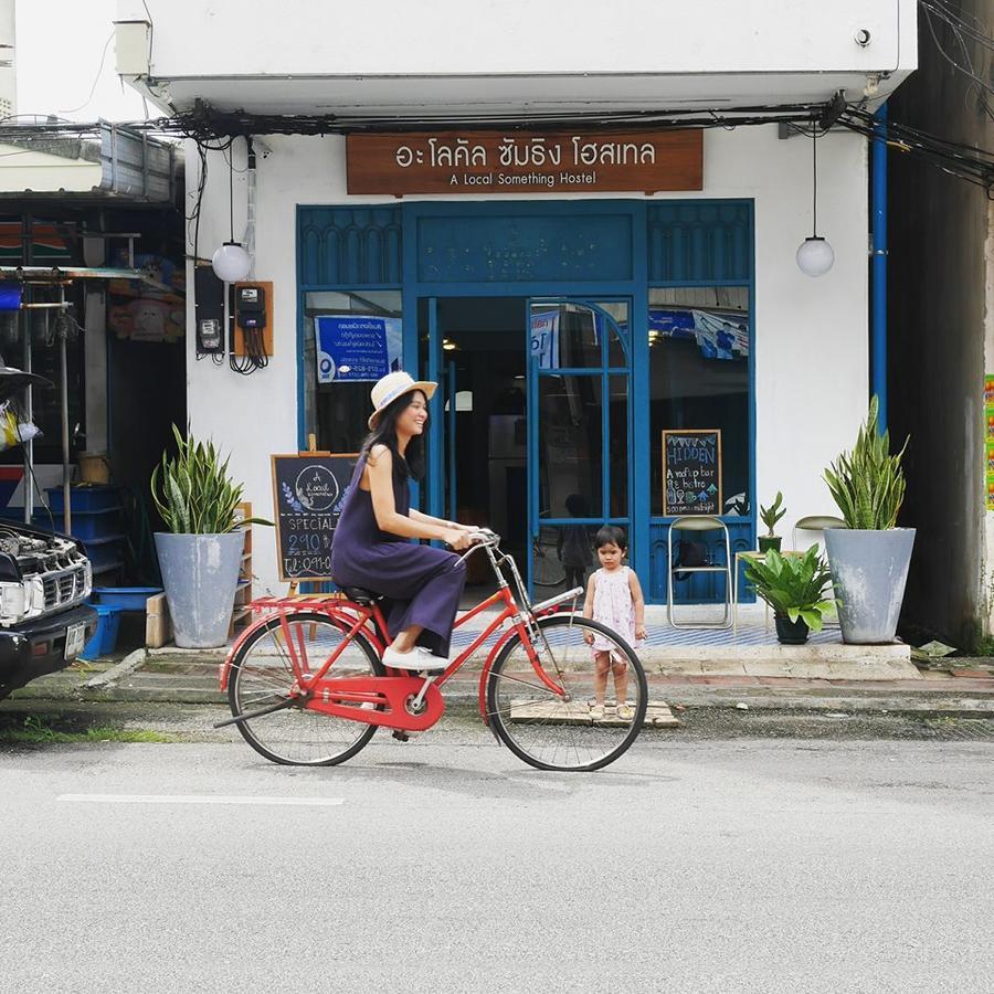 A Local Something Hostel Trang Bagian luar foto
