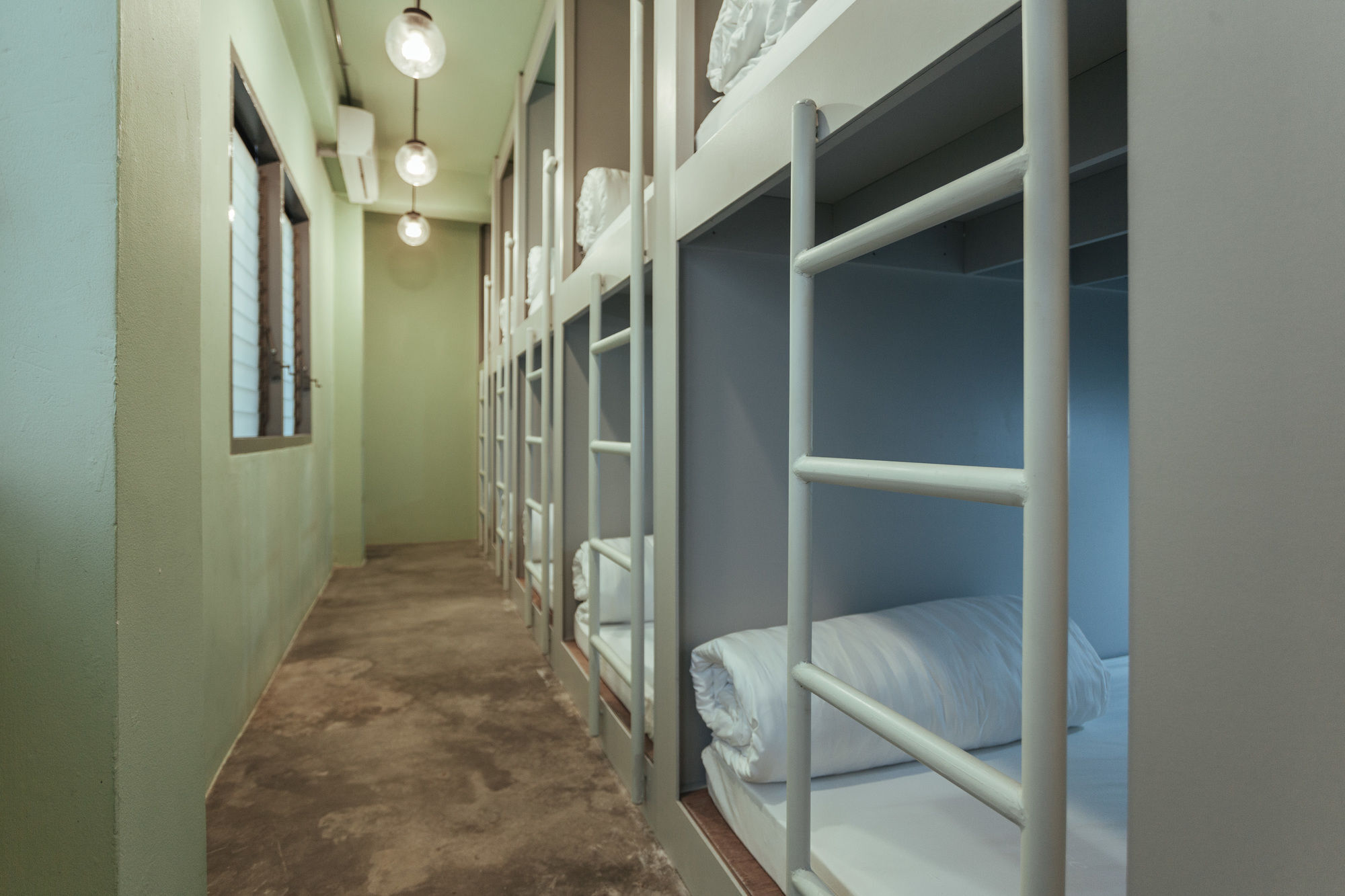 A Local Something Hostel Trang Bagian luar foto